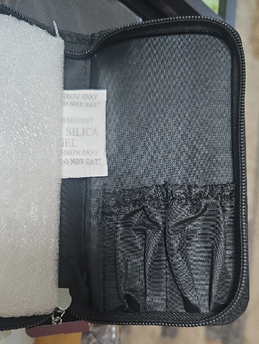 BRAND NEW!!Mary Kay Black Zip-Around Lipstick Wallet - Picture 3 of 7
